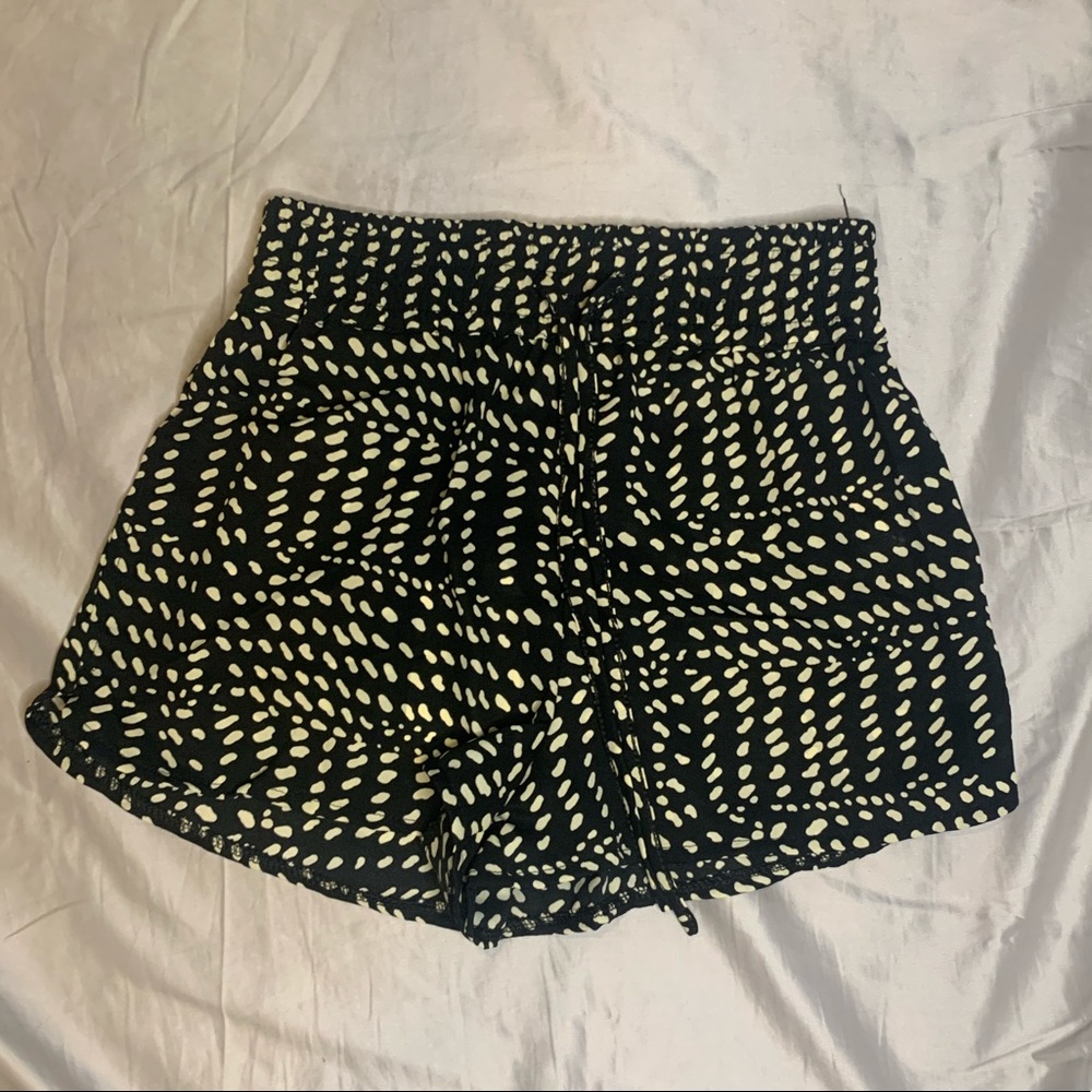Brand new shorts size US 4 Nasty Gal